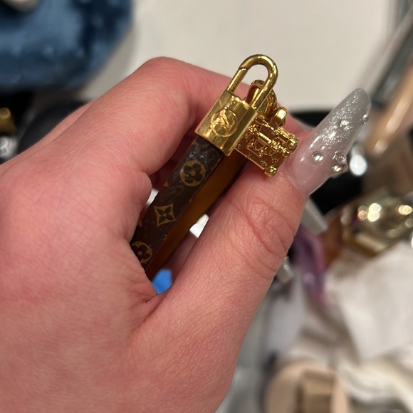 LV bracelet - Picture 4 of 5